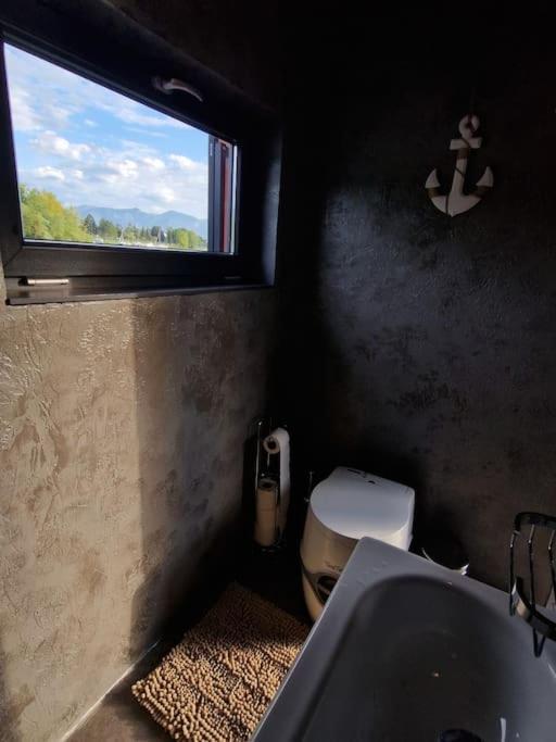 Aquachill Houseboat & Wellness Hotel Liptovsky Trnovec Exterior photo