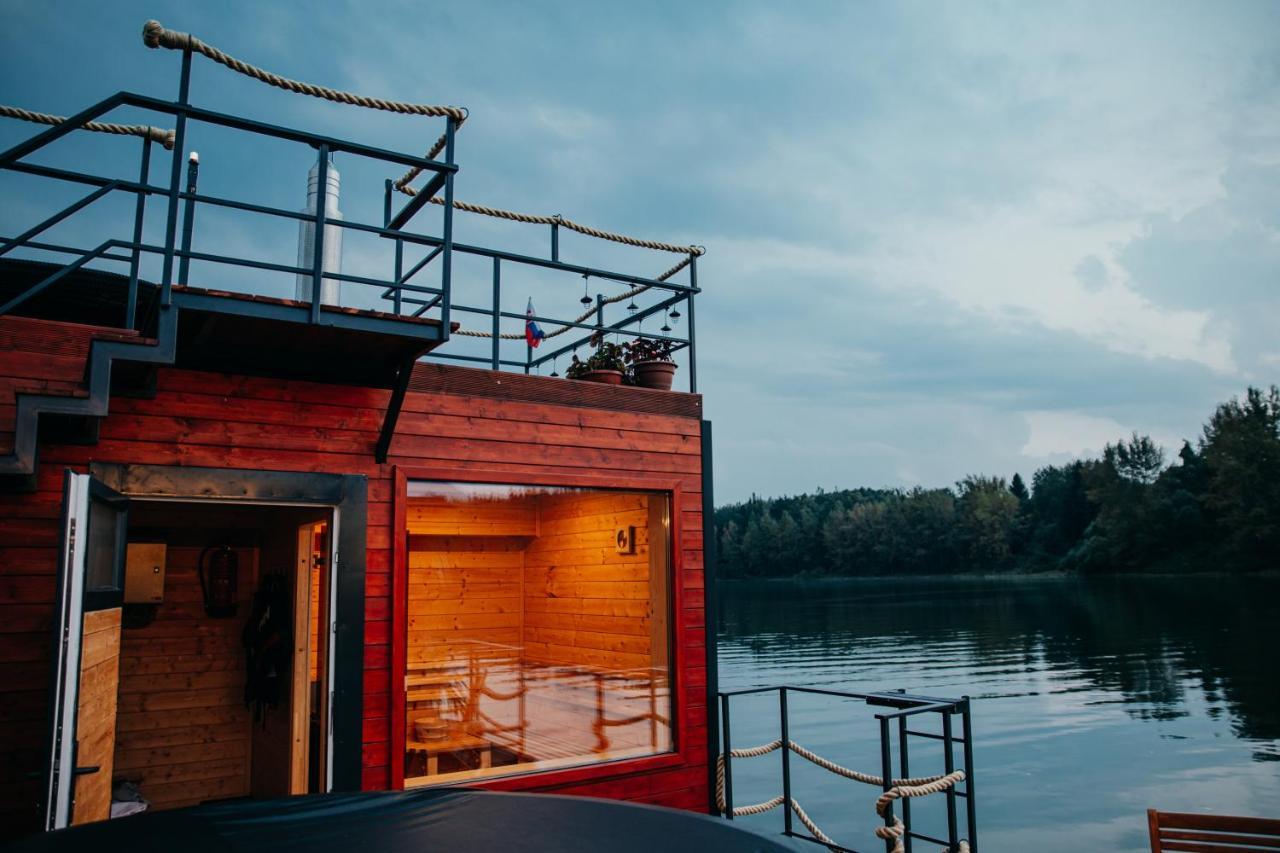 Aquachill Houseboat & Wellness Hotel Liptovsky Trnovec Exterior photo