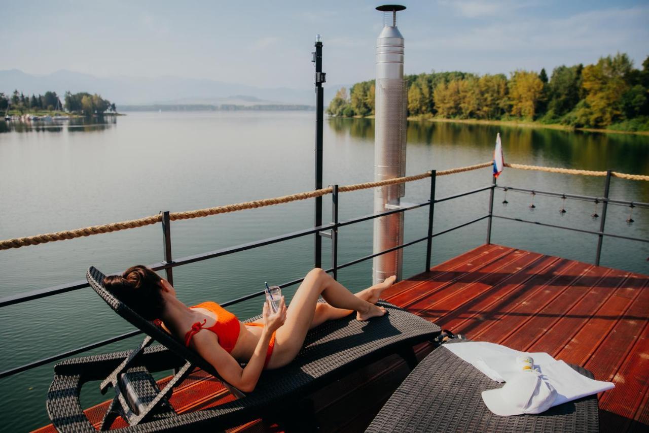 Aquachill Houseboat & Wellness Hotel Liptovsky Trnovec Exterior photo